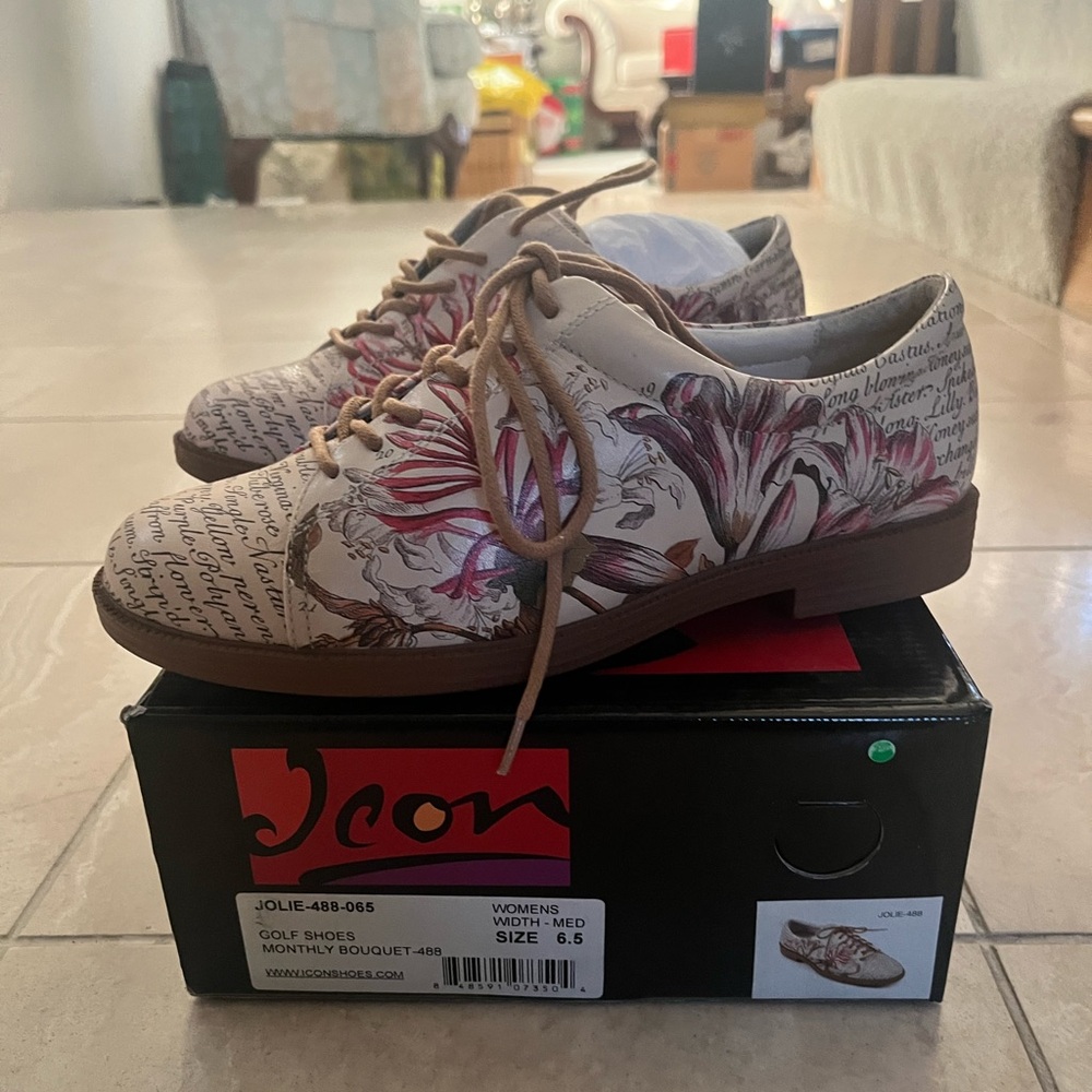 ICON Los Angeles Monthly Bouquet Golf Shoes